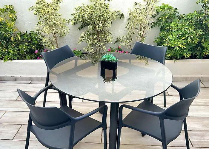 New! Renovated, Centrally Located, Private Entrance, Terrace فالنسيا