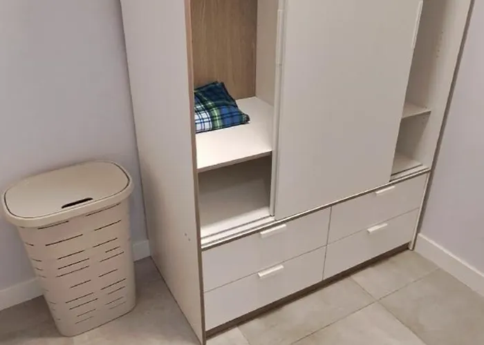 New! Renovated, Centrally Located, Private Entrance, Terrace *