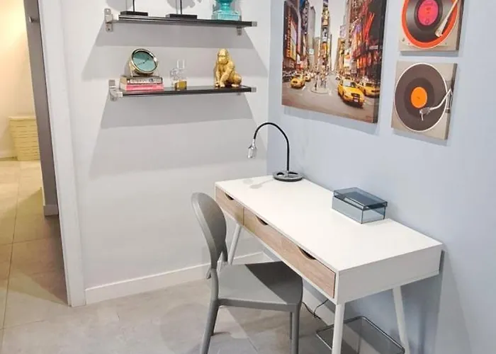 New! Renovated, Centrally Located, Private Entrance, Terrace فالنسيا