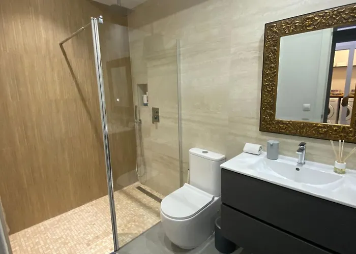 شقة New! Renovated, Centrally Located, Private Entrance, Terrace *