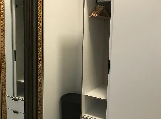 شقة New! Renovated, Centrally Located, Private Entrance, Terrace فالنسيا